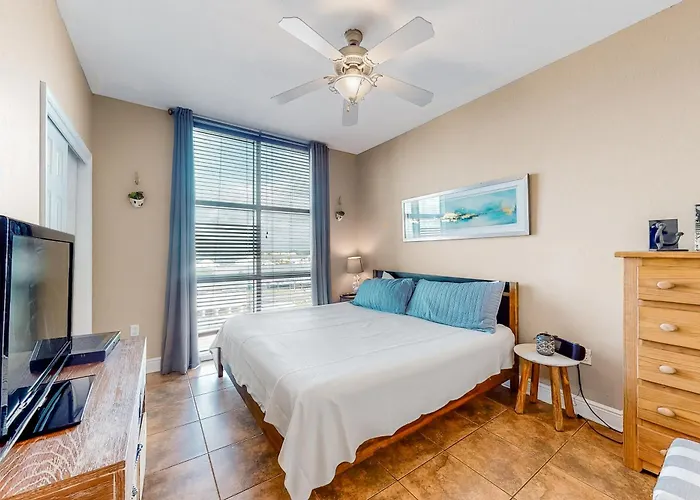 Crystal Shores West