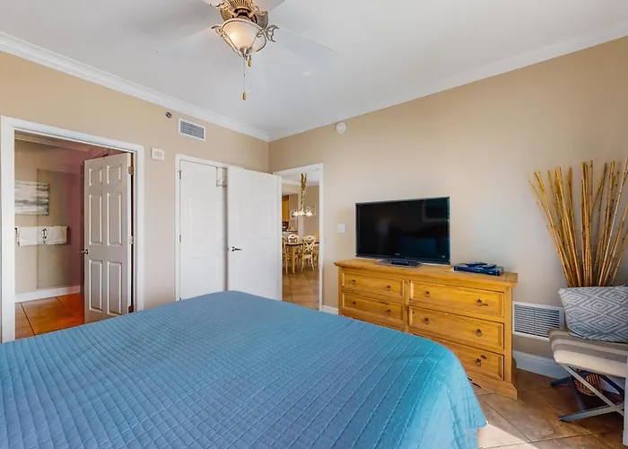 Crystal Shores West